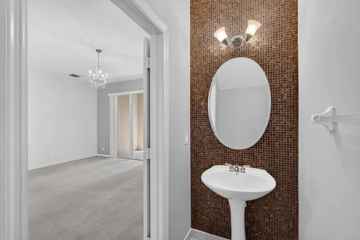 1/2 Bath Downstairs