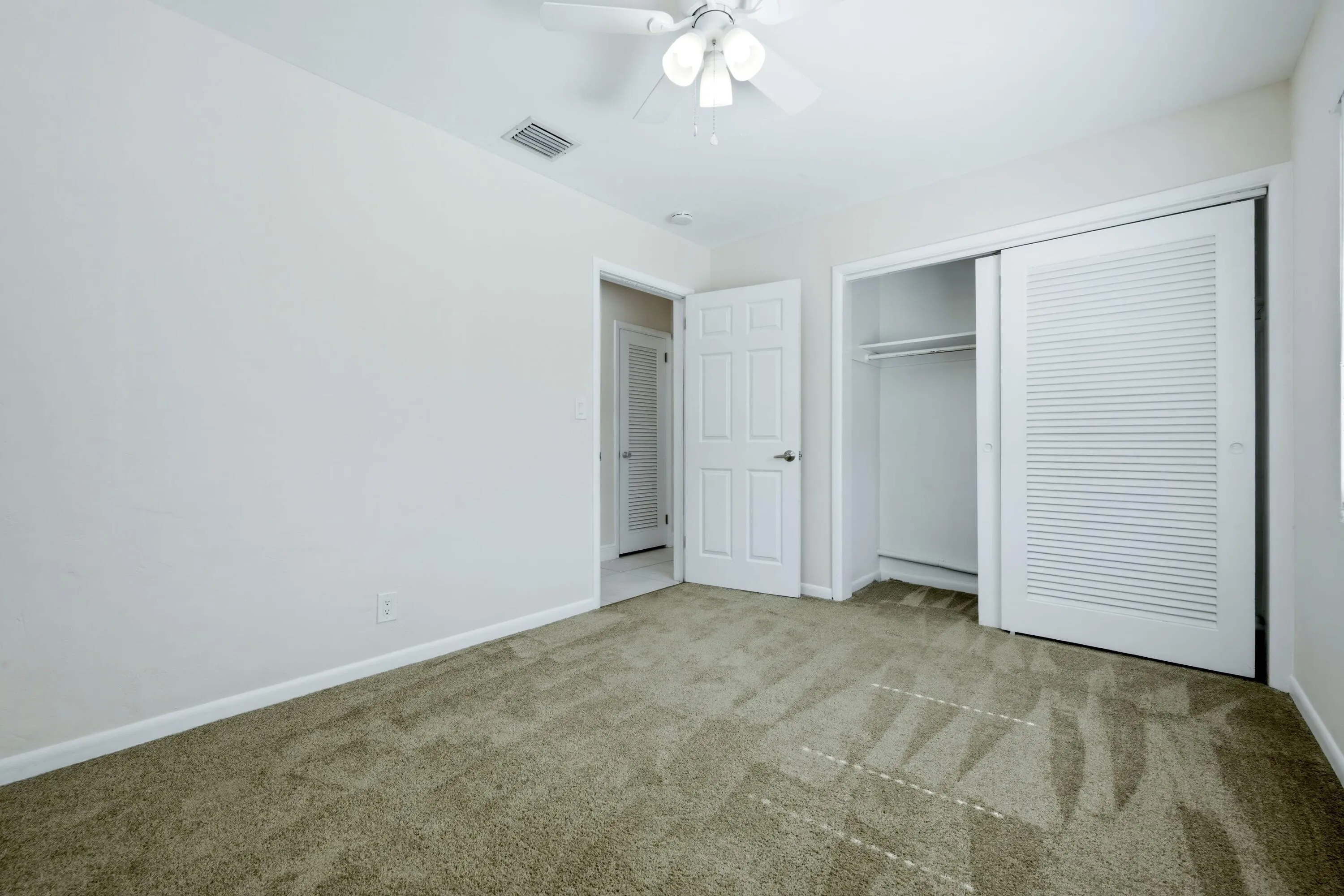 5920 bedroom photo
