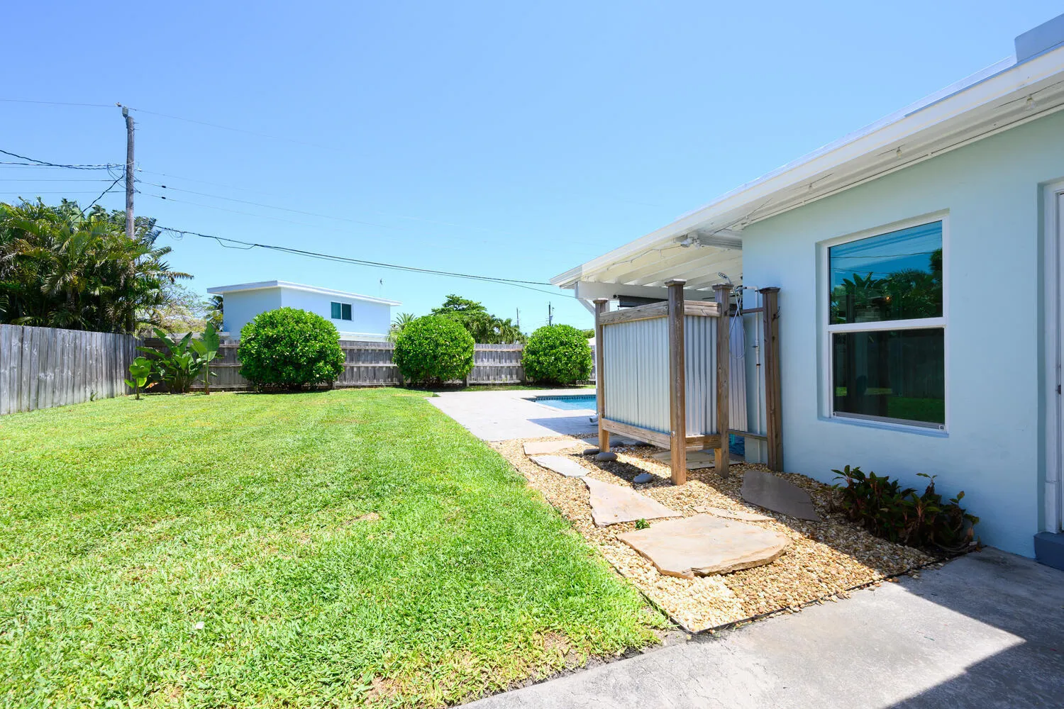 5920 Lake Osborne Dr Lake-large-024-011-