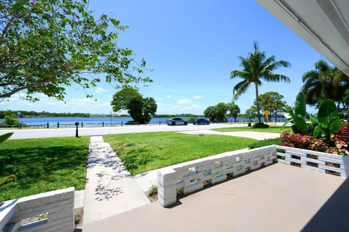 5920 Lake Osborne Dr Lake-large-029-027-