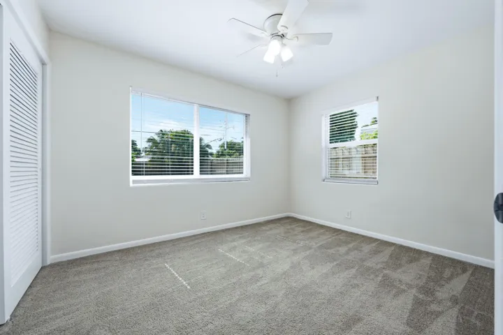 5920 bedroom photo 2