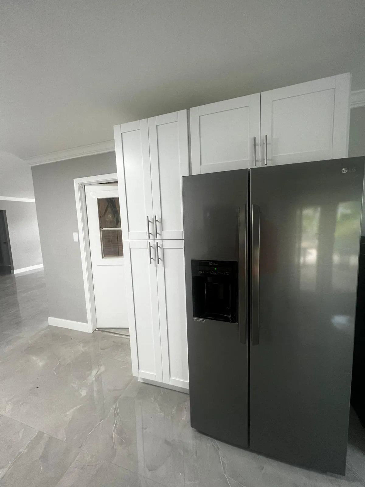 New Kitchen w/Cuartz Counters