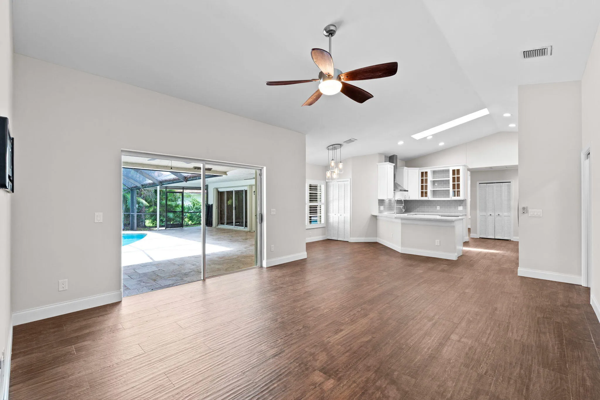 15-web-or-mls-A7408738