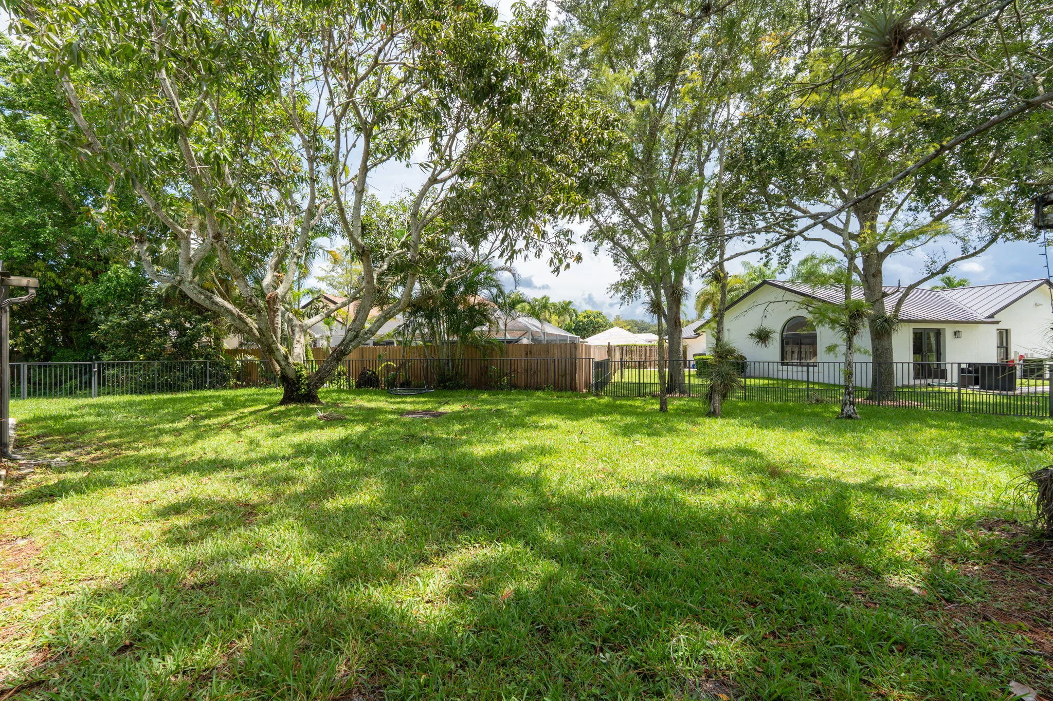 56-web-or-mls-A7408672
