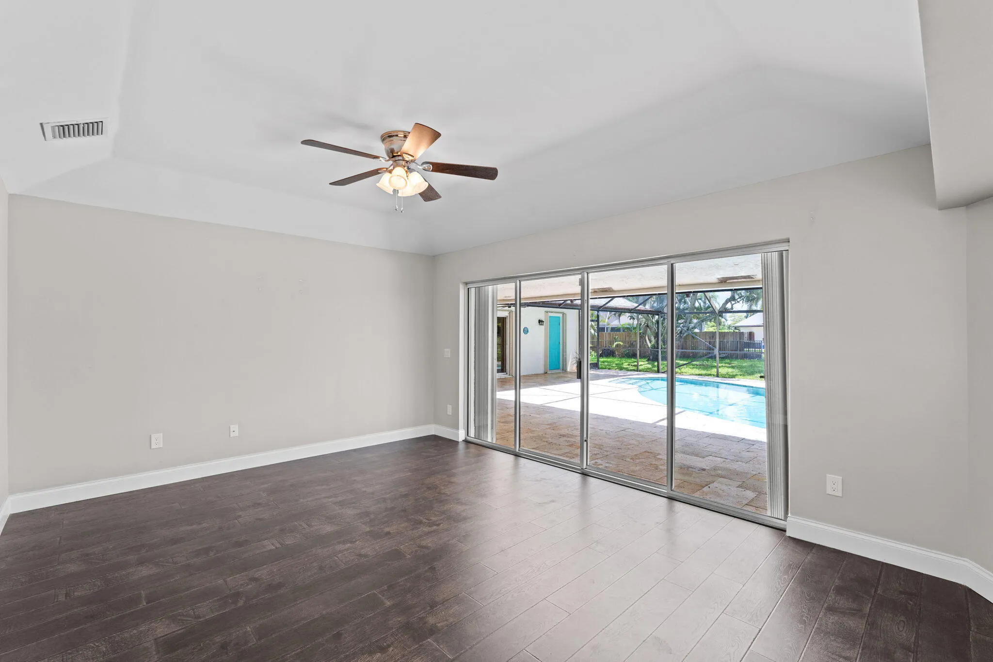 25-web-or-mls-A7408611
