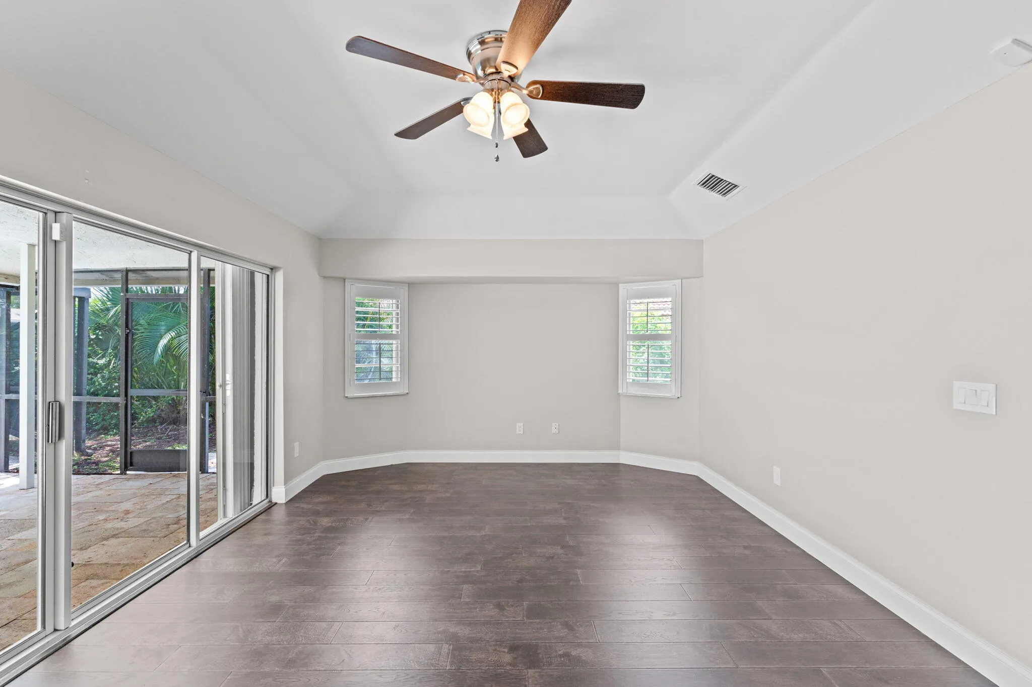 26-web-or-mls-A7408617