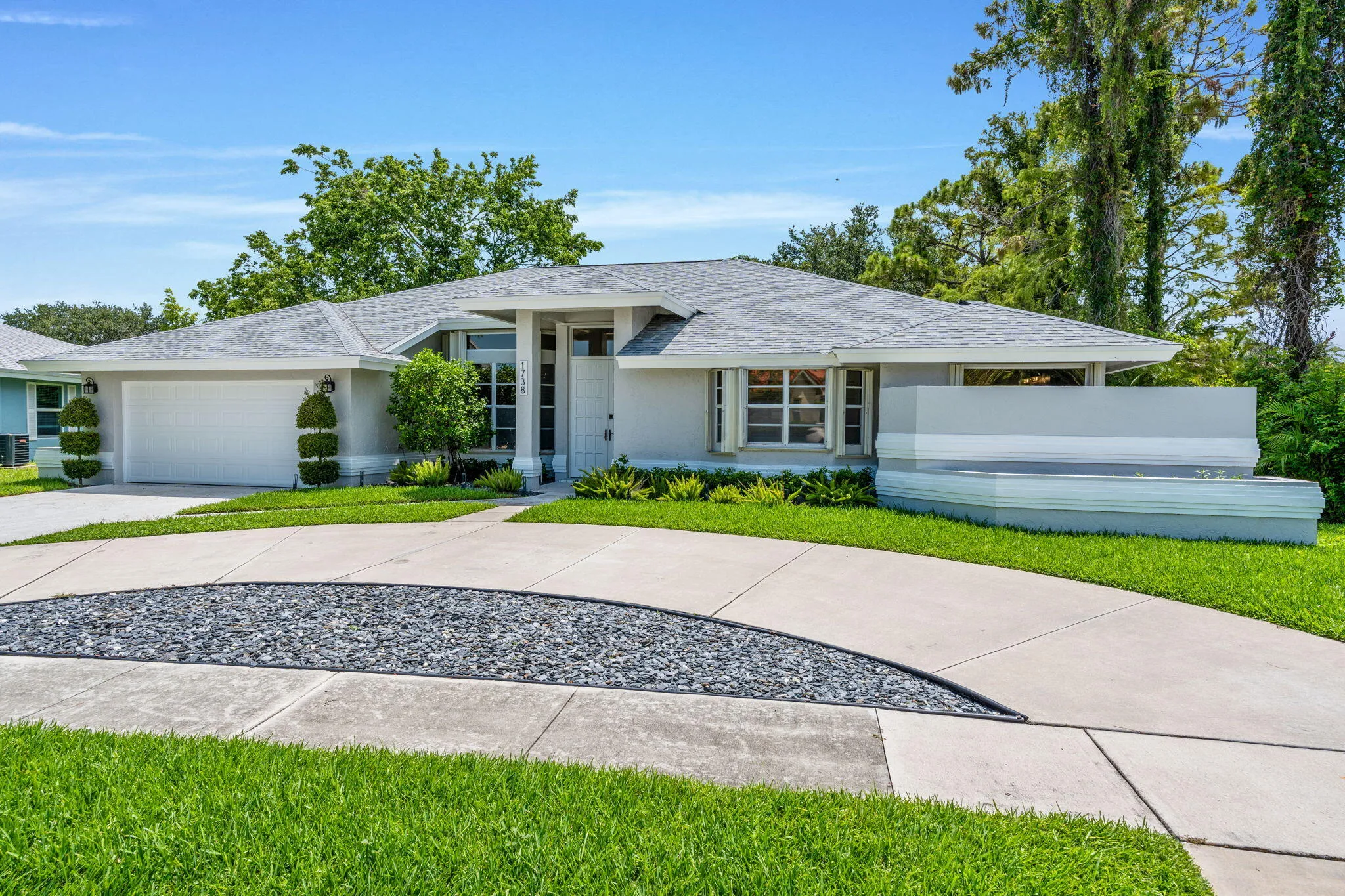 3-web-or-mls-A7408649