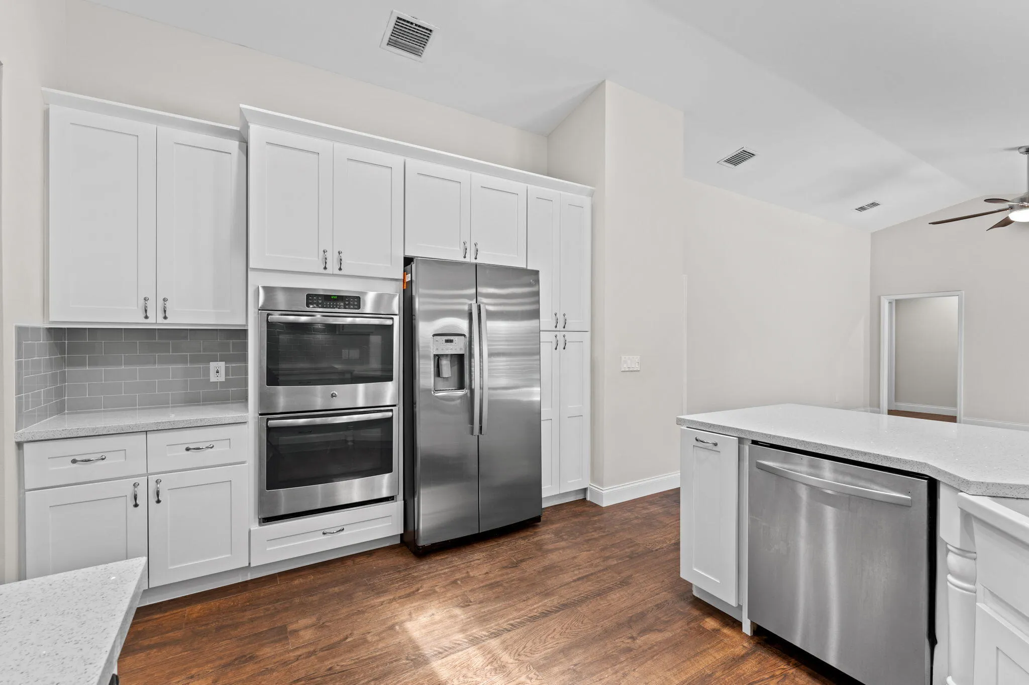 11-web-or-mls-A7408696