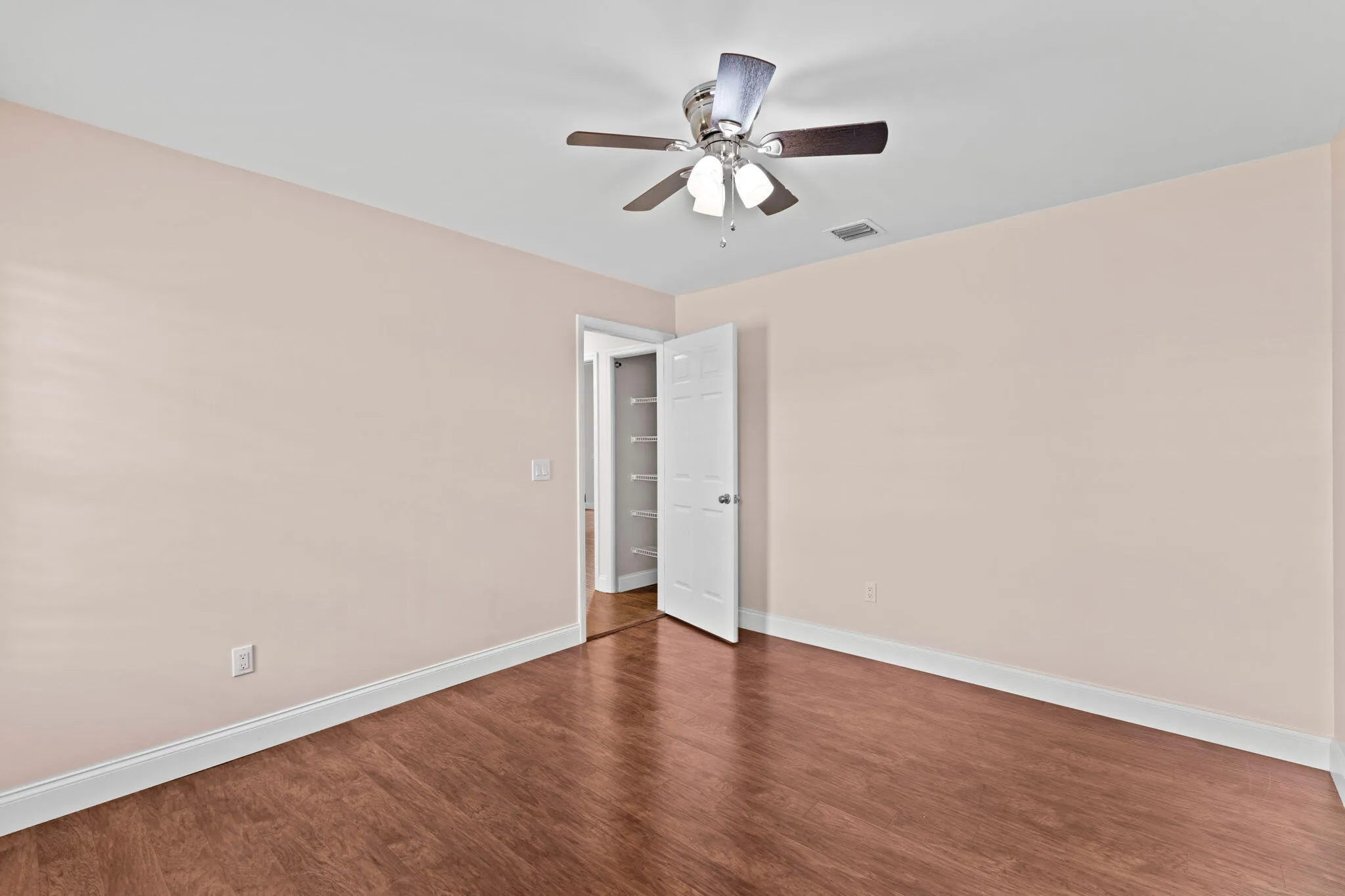 33-web-or-mls-A7408753