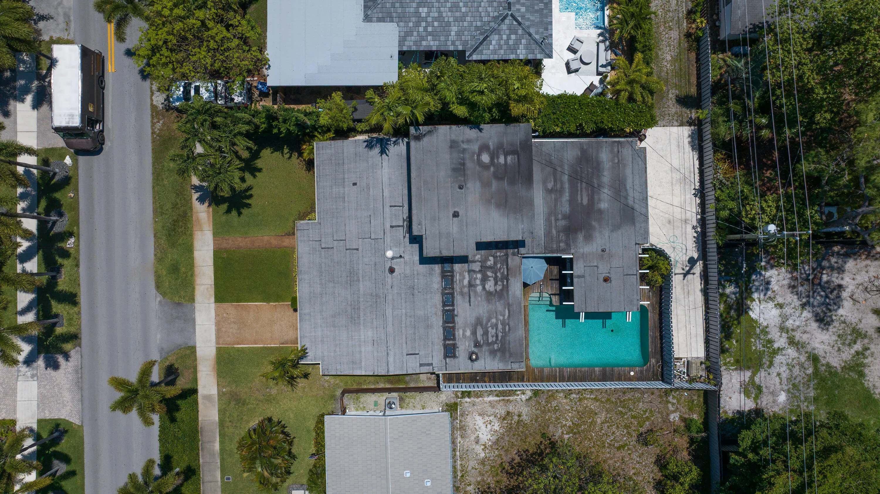 Patio and Custom Pool Capture SE Breezes