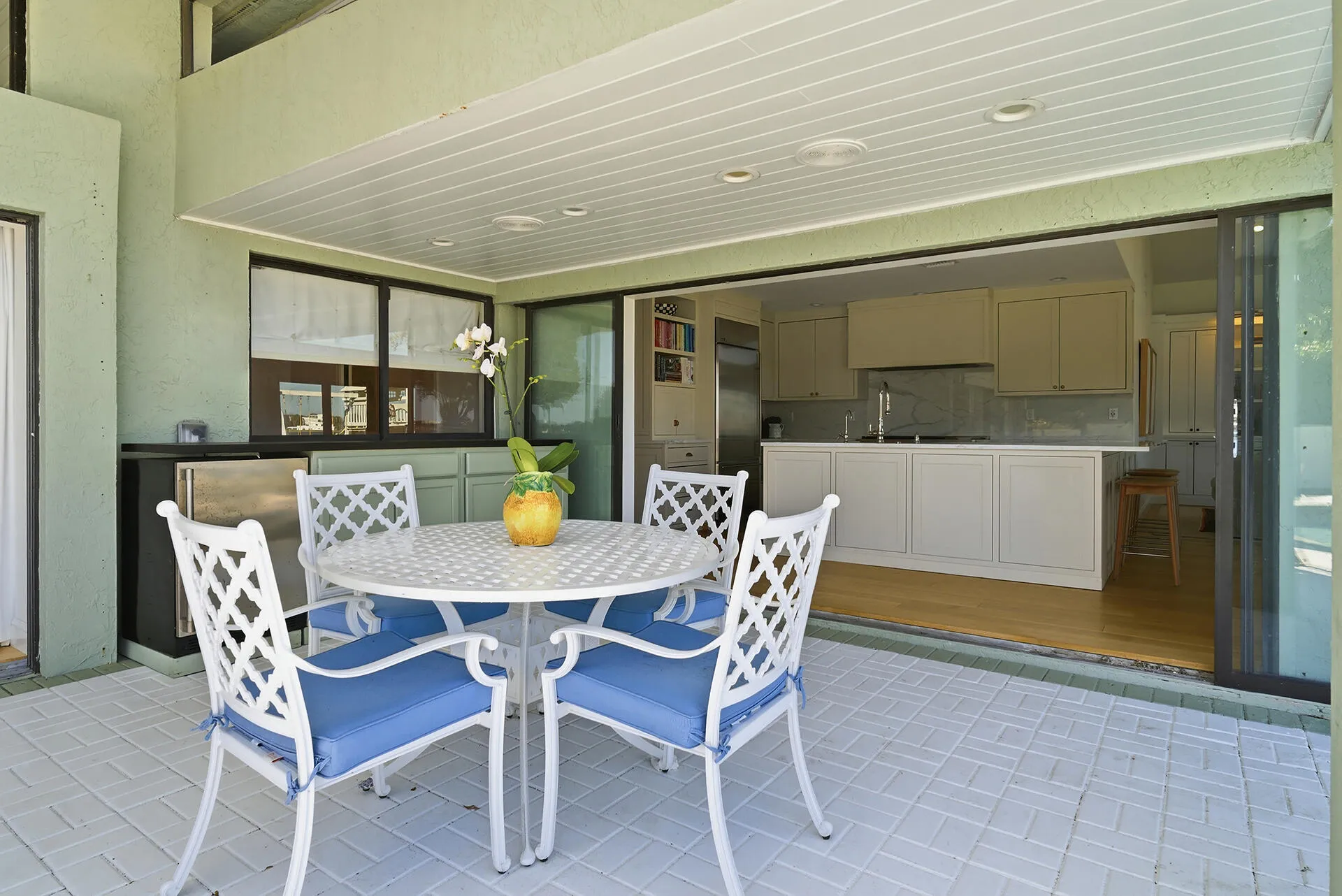 Indoor/Outdoor living at its' Best