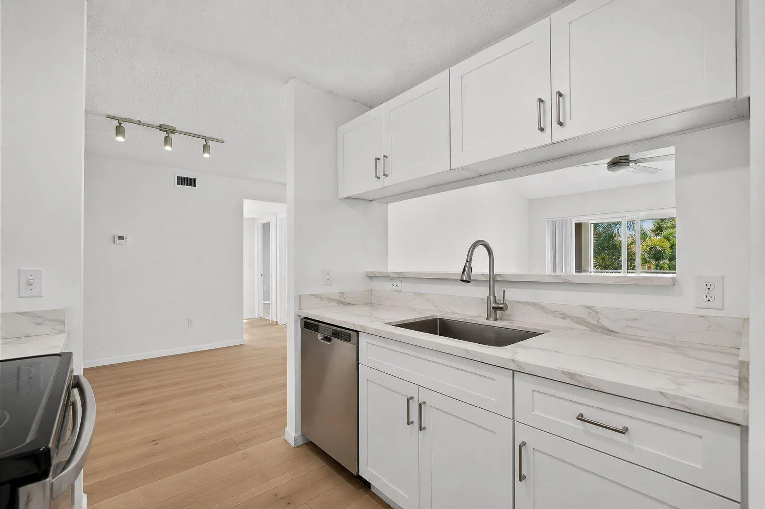 How it would look when renovated.How it would look when renovated. This a virtual staging