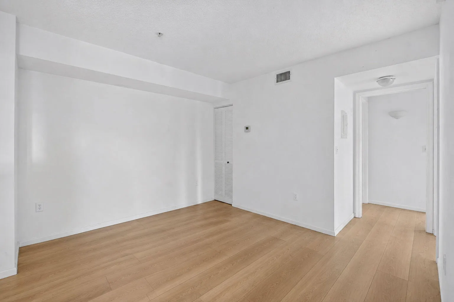 How it would look when renovated. How it would look when renovated. This a virtual staging
