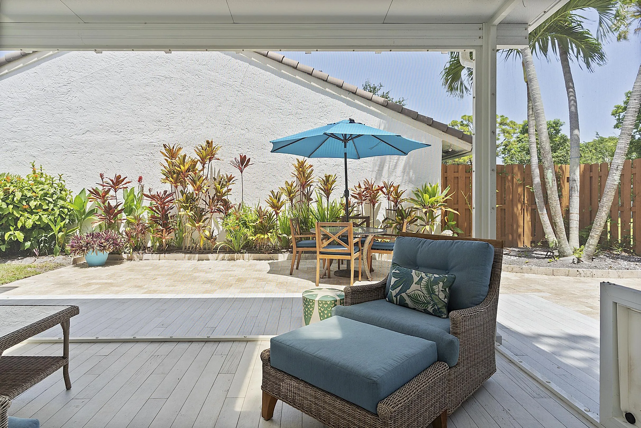 2130 NW 12th St -- 043
