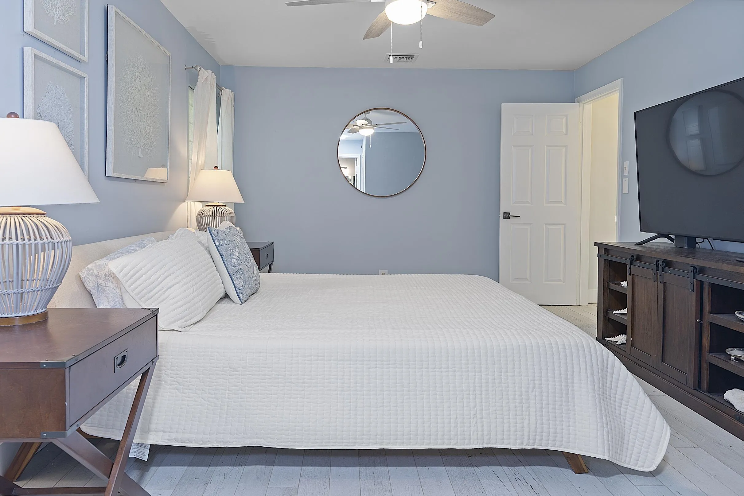 2130 NW 12th St -- 037