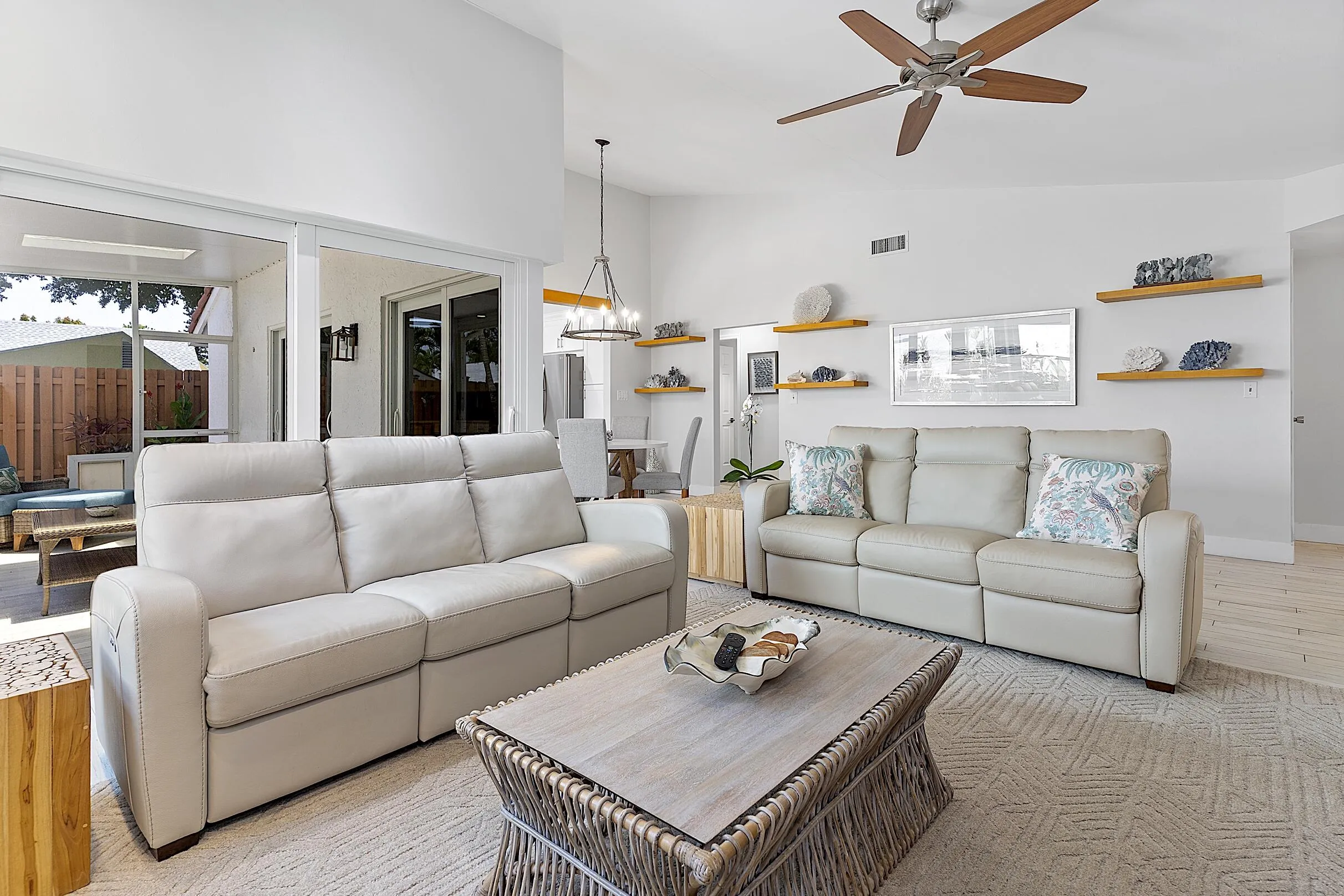 2130 NW 12th St -- 012