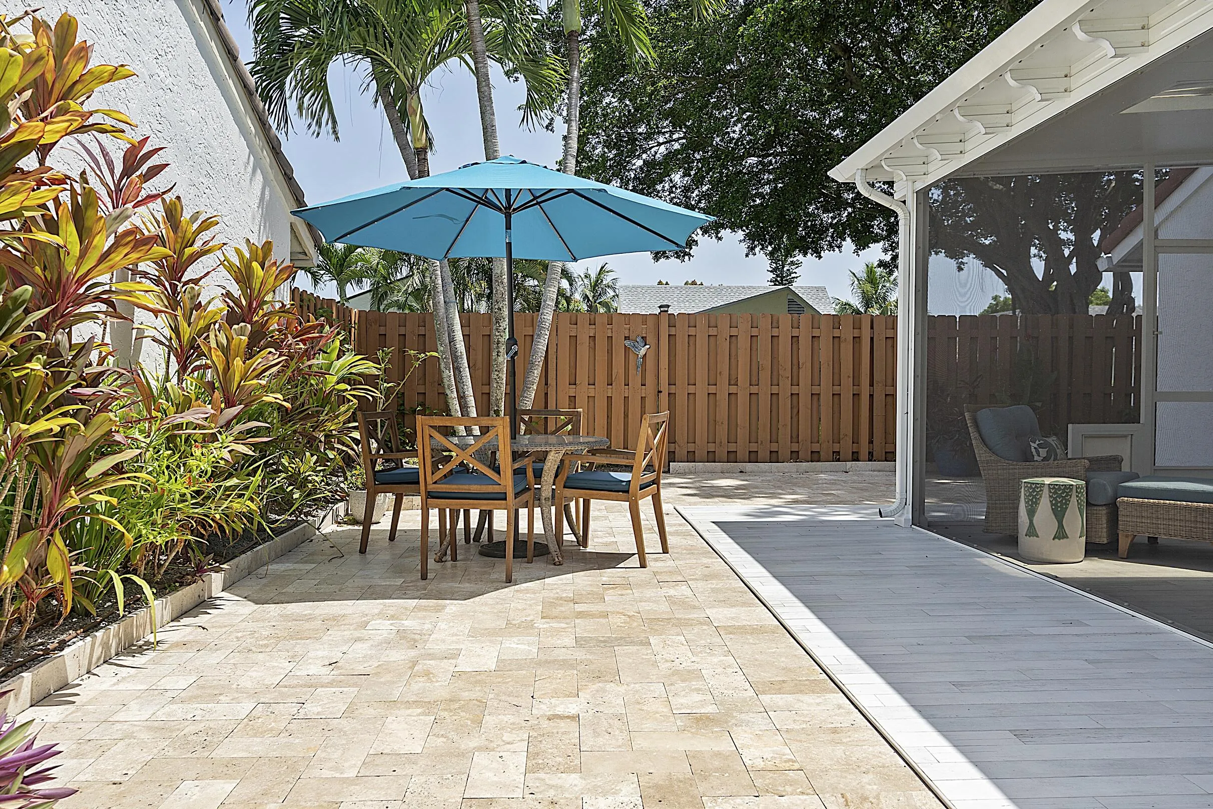 2130 NW 12th St -- 048