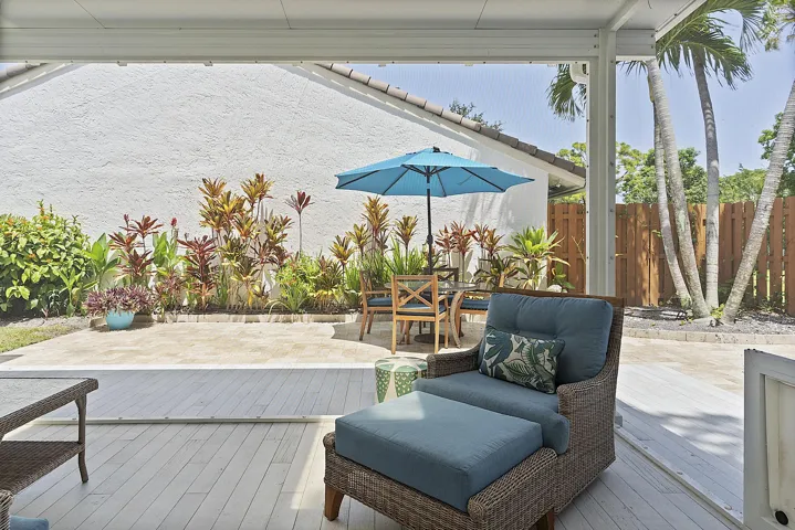 2130 NW 12th St -- 043