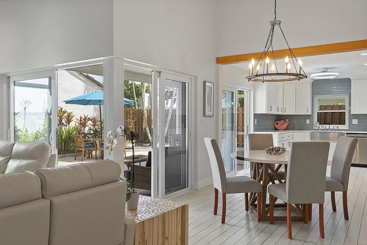 2130 NW 12th St -- 016