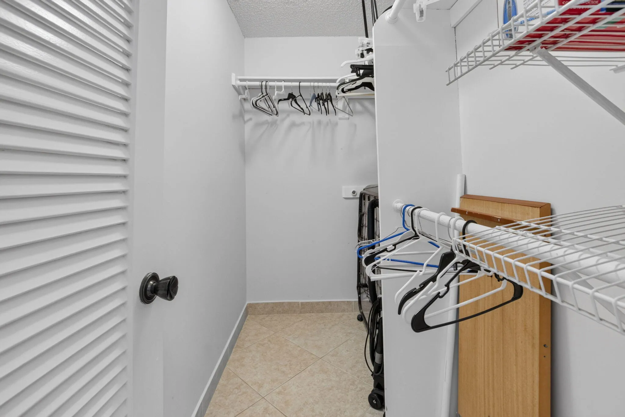 MASTER CLOSET