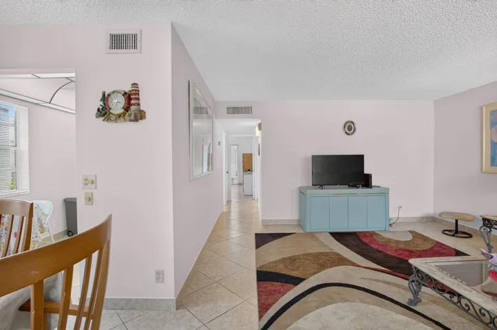 LIVING / DINING