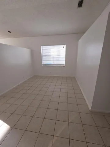 1000053752