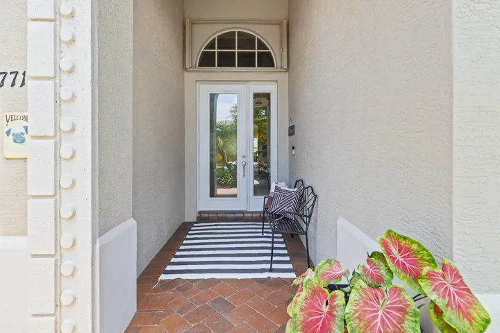 771 SE Pebble Drive-43