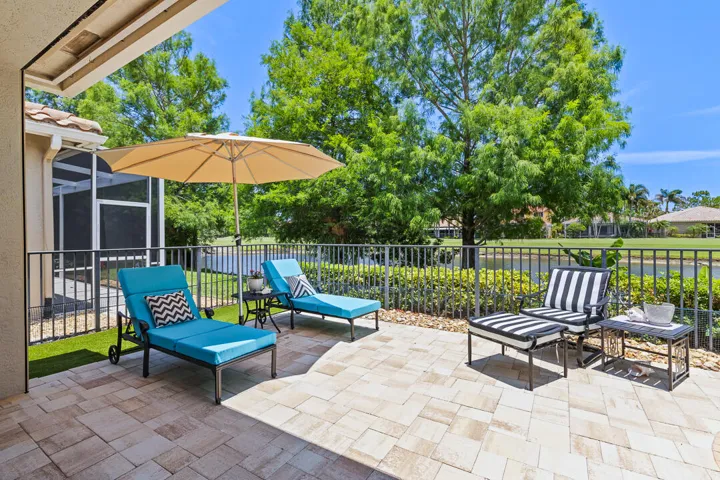 771 SE Pebble Drive-34
