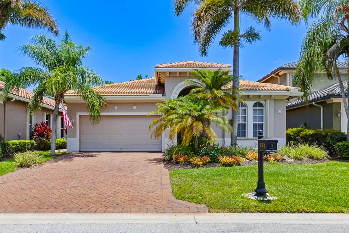 771 SE Pebble Drive-44