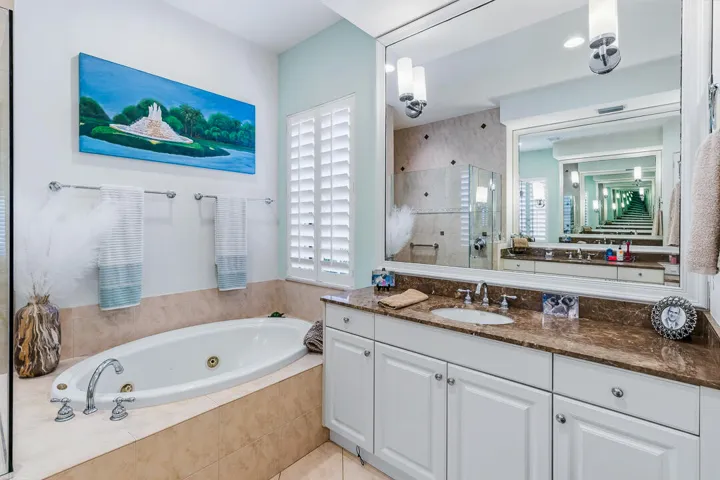771 SE Pebble Drive-25