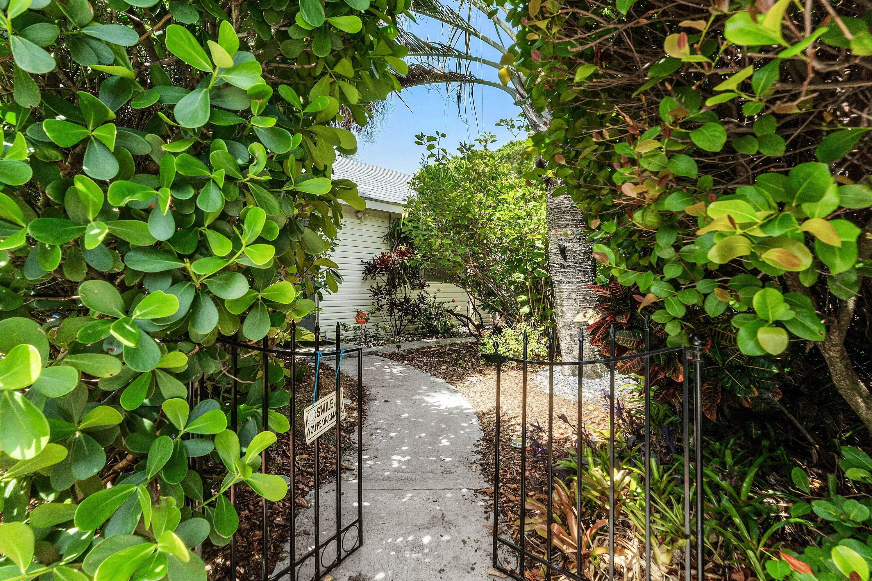 Street view gate