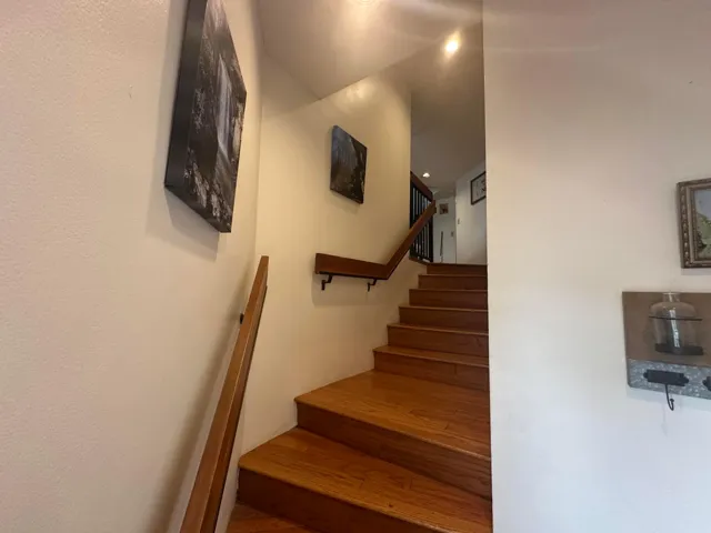 Foyer Entrance to 2nd Floor