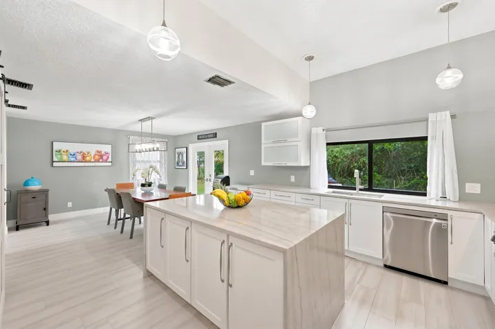 22_15590_61st_pl_n_loxahatchee_fl_33470_