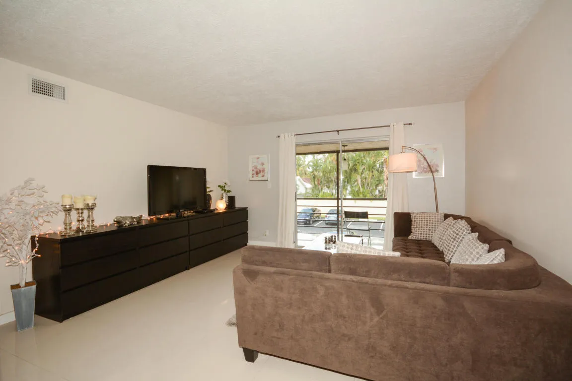 06. Living Room