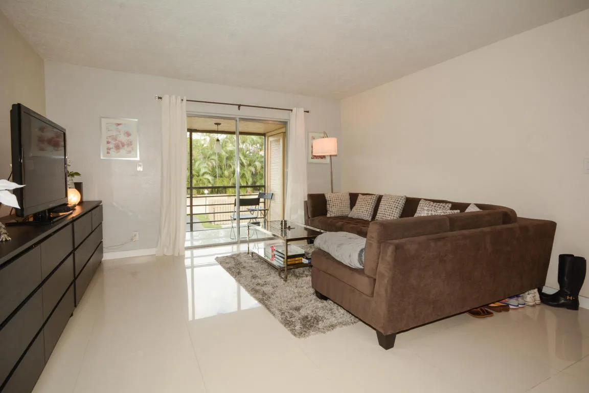 07. Living Room