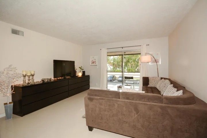 06. Living Room