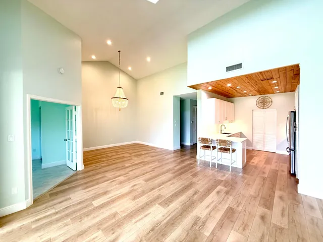 Dining & Kitchen