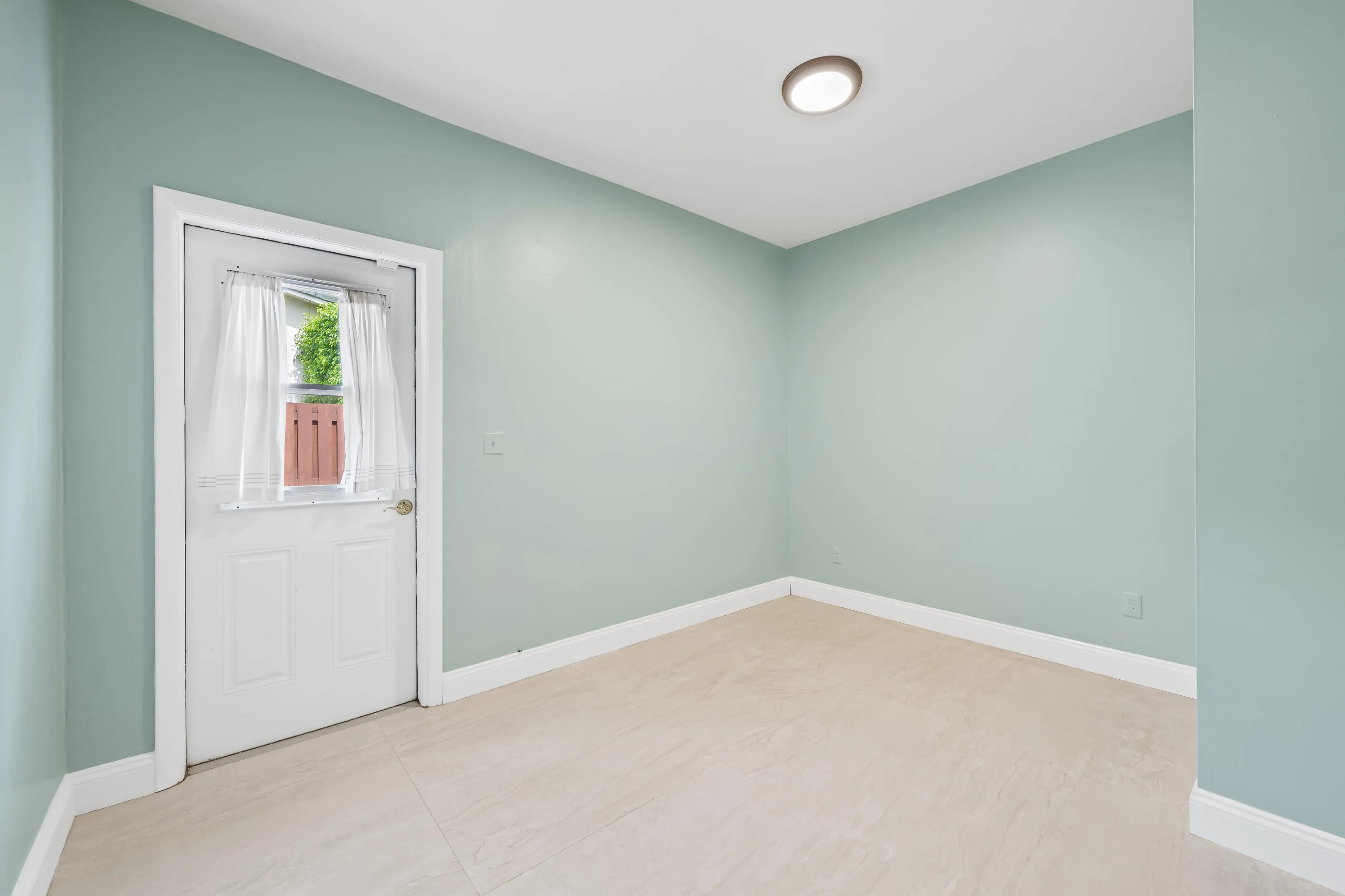 This room has it's own entrance to the home.