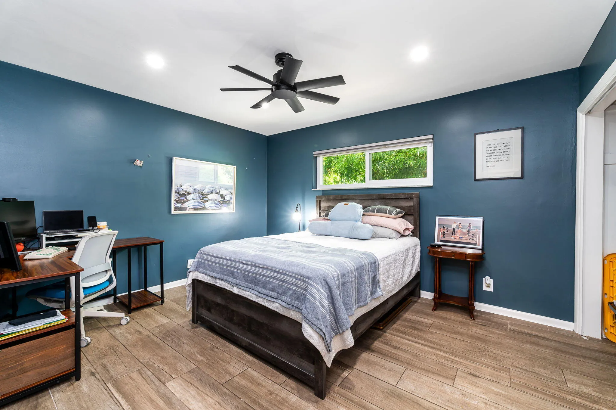Third bedroom with queen size bed
