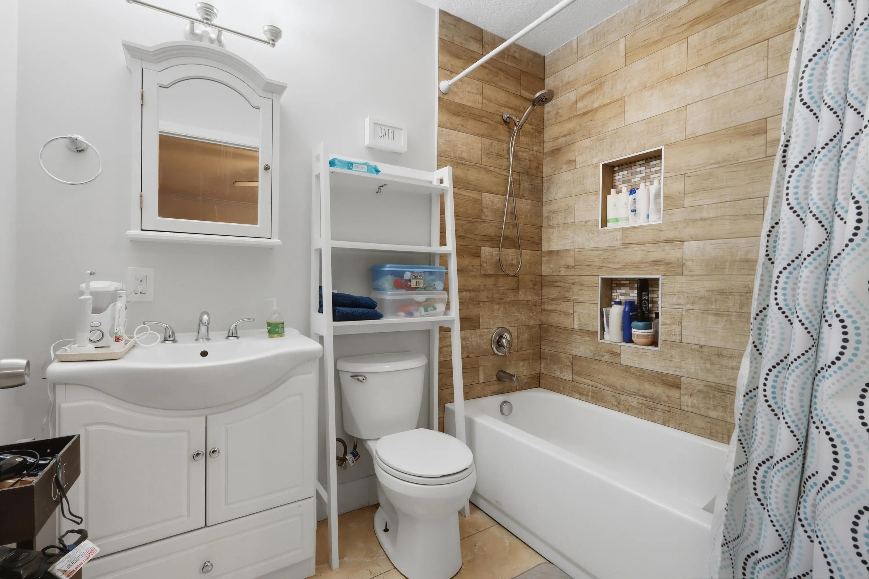 41_38. bathroom