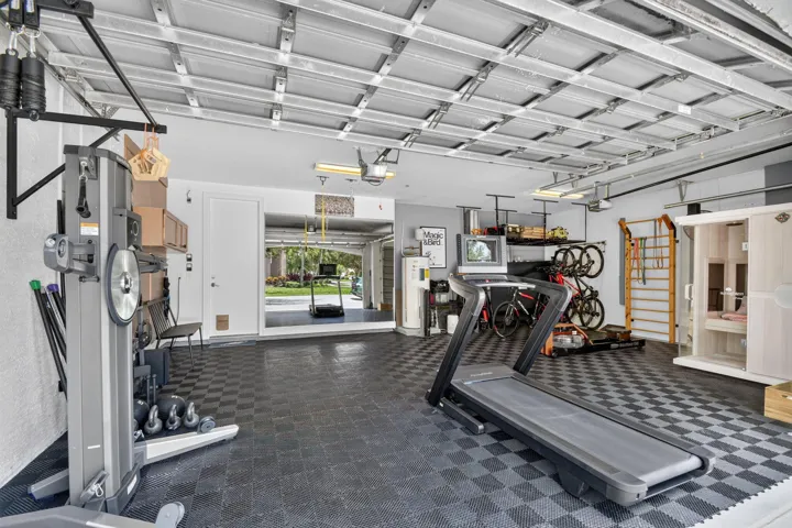 Garage/Gym