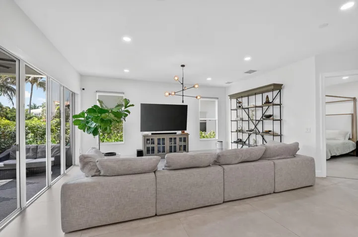 Living Area 2