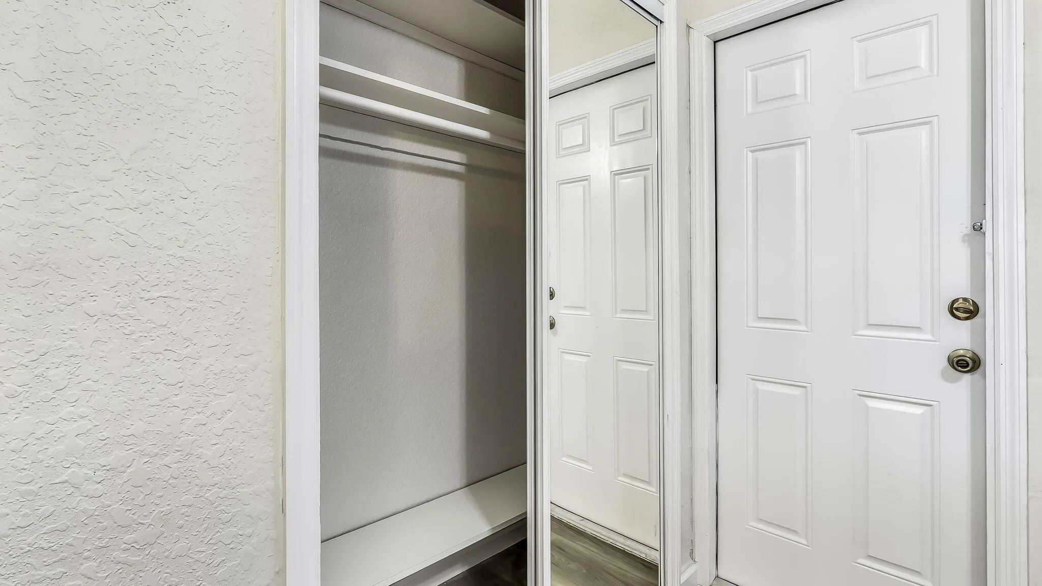 Closet​​‌​​​​‌​​‌‌​‌‌​​​‌‌​‌​‌​‌​​​‌​​ Space