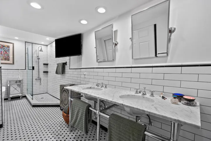 Ensuite