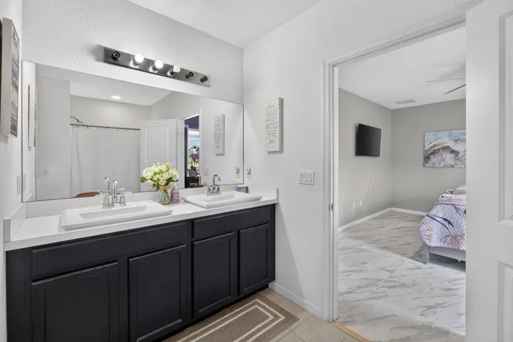 Bathroom 1.