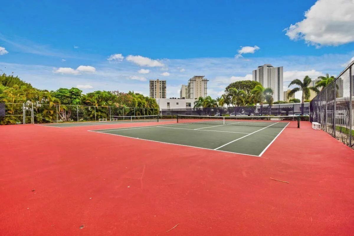 TENNIS