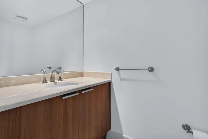 1/2 BATH
