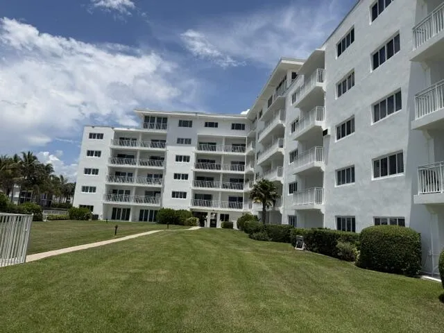 33 Ocean Ave
