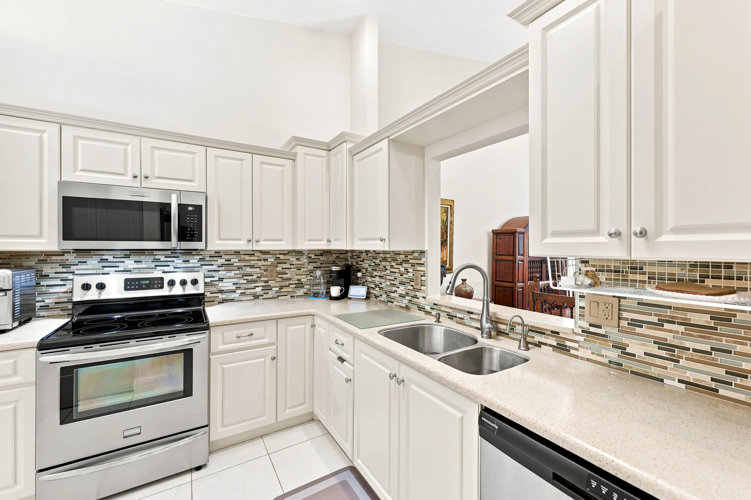 updated kitchen & appliances