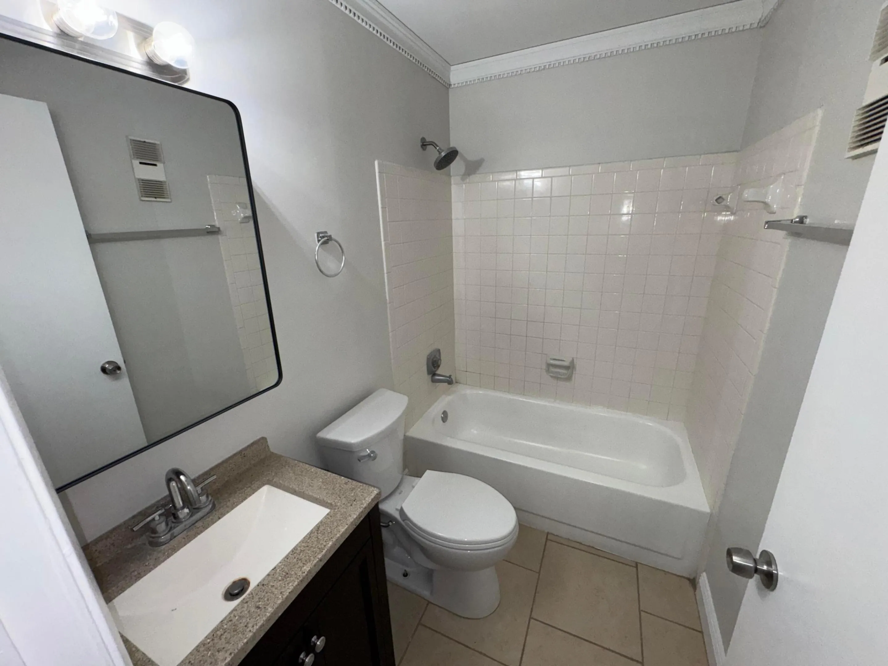 2ND/ GUEST BATHROOM